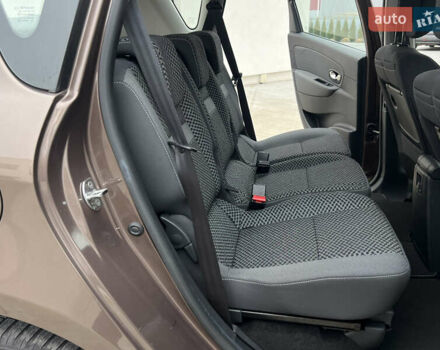 Коричневый Рено Сценик, объемом двигателя 1.6 л и пробегом 120 тыс. км за 8350 $, фото 101 на Automoto.ua