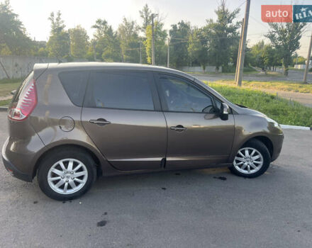 Коричневый Рено Сценик, объемом двигателя 1.6 л и пробегом 160 тыс. км за 8150 $, фото 12 на Automoto.ua