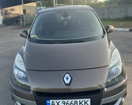 Коричневый Рено Сценик, объемом двигателя 1.6 л и пробегом 160 тыс. км за 8150 $, фото 1 на Automoto.ua