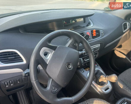 Коричневый Рено Сценик, объемом двигателя 1.6 л и пробегом 160 тыс. км за 8150 $, фото 20 на Automoto.ua