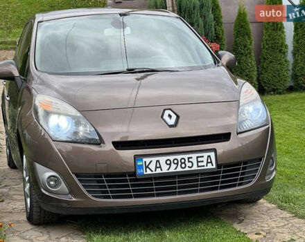 Рено Сценик 2011 в Ивано-Франковске на Automoto.ua Коричневый Рено Сценик, объемом двигателя 1.6 л и пробегом 157 тыс. км за 7599 $, фото 5 на Automoto.ua