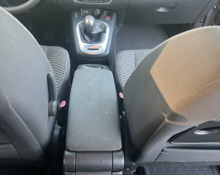 Коричневый Рено Сценик, объемом двигателя 1.6 л и пробегом 160 тыс. км за 8150 $, фото 24 на Automoto.ua