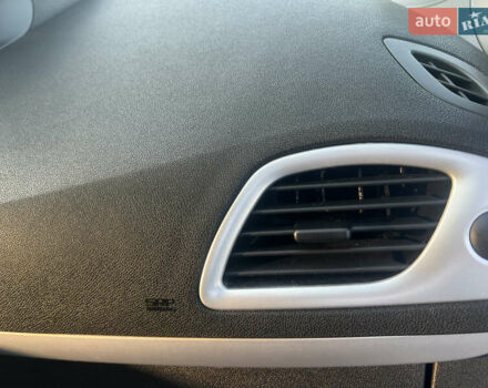 Коричневый Рено Сценик, объемом двигателя 1.6 л и пробегом 160 тыс. км за 8150 $, фото 33 на Automoto.ua