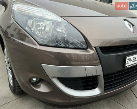 Коричневый Рено Сценик, объемом двигателя 1.6 л и пробегом 120 тыс. км за 8350 $, фото 40 на Automoto.ua