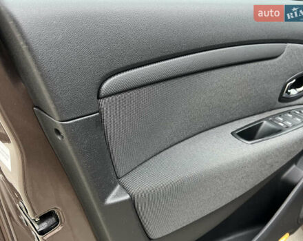 Коричневый Рено Сценик, объемом двигателя 1.6 л и пробегом 120 тыс. км за 8350 $, фото 84 на Automoto.ua