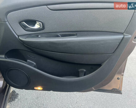 Коричневый Рено Сценик, объемом двигателя 1.6 л и пробегом 160 тыс. км за 8150 $, фото 27 на Automoto.ua