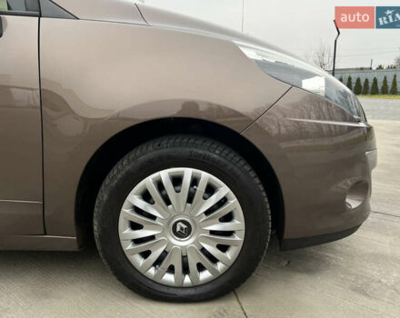 Коричневый Рено Сценик, объемом двигателя 1.6 л и пробегом 120 тыс. км за 8350 $, фото 42 на Automoto.ua