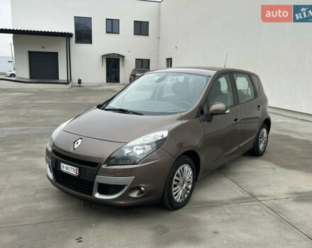 Коричневый Рено Сценик, объемом двигателя 1.6 л и пробегом 120 тыс. км за 8350 $, фото 2 на Automoto.ua