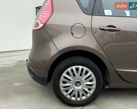 Коричневый Рено Сценик, объемом двигателя 1.6 л и пробегом 120 тыс. км за 8350 $, фото 43 на Automoto.ua