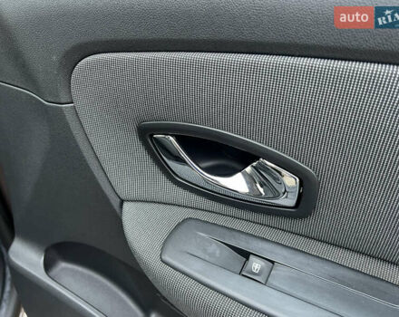 Коричневый Рено Сценик, объемом двигателя 1.6 л и пробегом 120 тыс. км за 8350 $, фото 108 на Automoto.ua