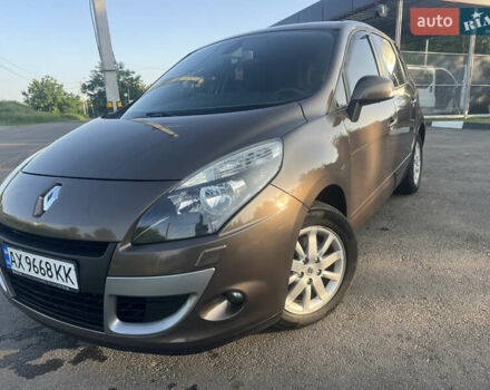 Коричневый Рено Сценик, объемом двигателя 1.6 л и пробегом 160 тыс. км за 8150 $, фото 2 на Automoto.ua