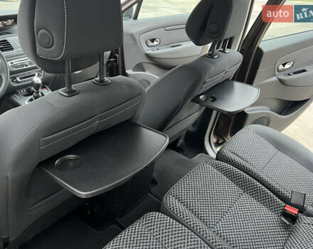 Коричневый Рено Сценик, объемом двигателя 1.6 л и пробегом 120 тыс. км за 8350 $, фото 89 на Automoto.ua