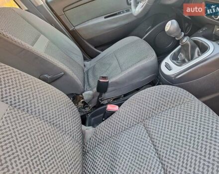 Коричневий Рено Сценік, об'ємом двигуна 1.5 л та пробігом 327 тис. км за 6200 $, фото 22 на Automoto.ua