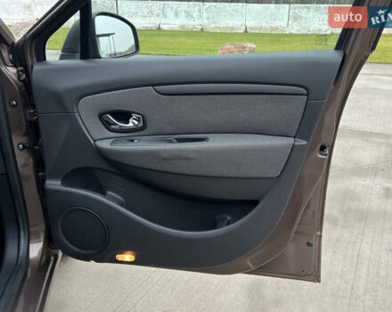 Коричневый Рено Сценик, объемом двигателя 1.6 л и пробегом 120 тыс. км за 8350 $, фото 110 на Automoto.ua