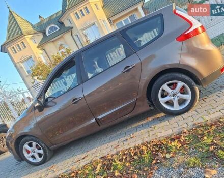 Коричневий Рено Сценік, об'ємом двигуна 1.5 л та пробігом 327 тис. км за 6200 $, фото 31 на Automoto.ua