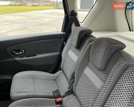 Коричневый Рено Сценик, объемом двигателя 1.6 л и пробегом 120 тыс. км за 8350 $, фото 179 на Automoto.ua