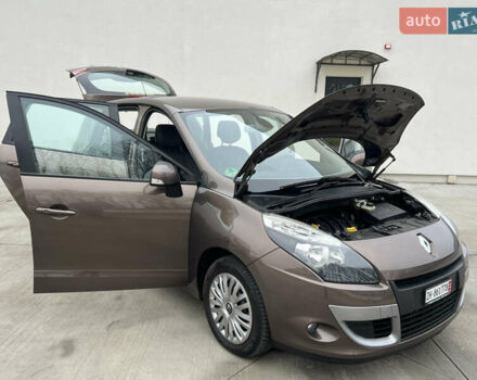 Коричневый Рено Сценик, объемом двигателя 1.6 л и пробегом 120 тыс. км за 8350 $, фото 152 на Automoto.ua