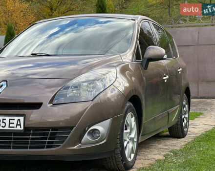 Рено Сценик 2011 в Ивано-Франковске на Automoto.ua Коричневый Рено Сценик, объемом двигателя 1.6 л и пробегом 157 тыс. км за 7599 $, фото 24 на Automoto.ua