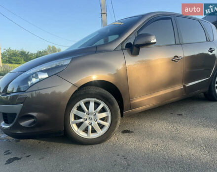 Коричневый Рено Сценик, объемом двигателя 1.6 л и пробегом 160 тыс. км за 8150 $, фото 6 на Automoto.ua