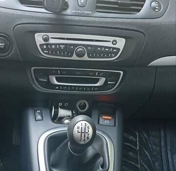 Коричневий Рено Сценік, об'ємом двигуна 1.5 л та пробігом 281 тис. км за 8200 $, фото 10 на Automoto.ua