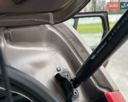 Коричневый Рено Сценик, объемом двигателя 1.6 л и пробегом 120 тыс. км за 8350 $, фото 136 на Automoto.ua