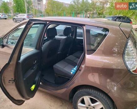 Коричневый Рено Сценик, объемом двигателя 1.46 л и пробегом 218 тыс. км за 8600 $, фото 1 на Automoto.ua