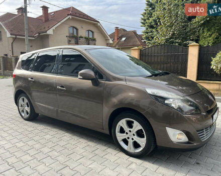 Коричневый Рено Сценик, объемом двигателя 1.5 л и пробегом 225 тыс. км за 7900 $, фото 5 на Automoto.ua