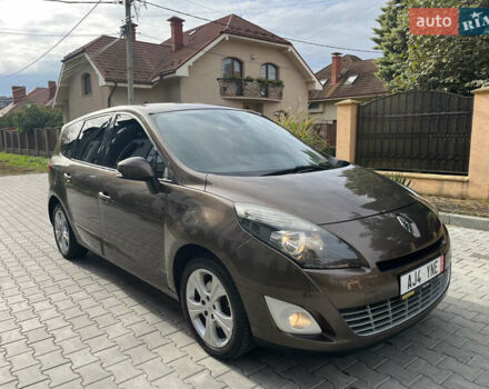 Коричневый Рено Сценик, объемом двигателя 1.5 л и пробегом 225 тыс. км за 7900 $, фото 4 на Automoto.ua