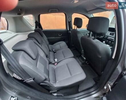 Коричневый Рено Сценик, объемом двигателя 1.5 л и пробегом 202 тыс. км за 9000 $, фото 5 на Automoto.ua