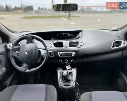 Коричневый Рено Сценик, объемом двигателя 1.46 л и пробегом 255 тыс. км за 7500 $, фото 47 на Automoto.ua