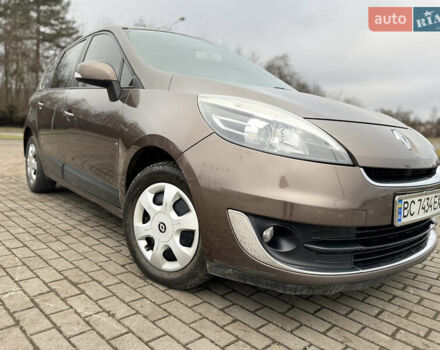 Коричневый Рено Сценик, объемом двигателя 1.46 л и пробегом 255 тыс. км за 7500 $, фото 2 на Automoto.ua