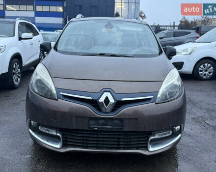 Коричневый Рено Сценик, объемом двигателя 0 л и пробегом 220 тыс. км за 8999 $, фото 1 на Automoto.ua