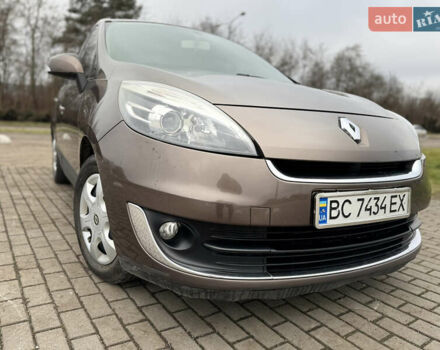 Коричневый Рено Сценик, объемом двигателя 1.46 л и пробегом 255 тыс. км за 7500 $, фото 4 на Automoto.ua