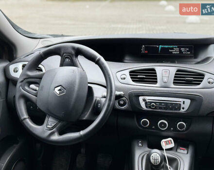 Коричневый Рено Сценик, объемом двигателя 1.46 л и пробегом 255 тыс. км за 7500 $, фото 48 на Automoto.ua