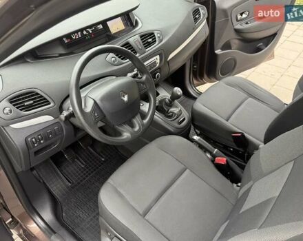 Коричневый Рено Сценик, объемом двигателя 1.6 л и пробегом 129 тыс. км за 9300 $, фото 49 на Automoto.ua