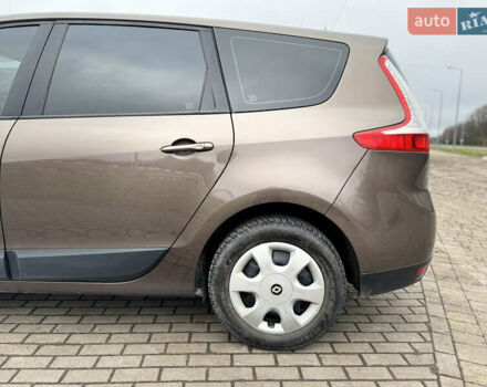 Коричневый Рено Сценик, объемом двигателя 1.46 л и пробегом 255 тыс. км за 7500 $, фото 21 на Automoto.ua