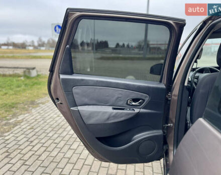 Коричневый Рено Сценик, объемом двигателя 1.46 л и пробегом 255 тыс. км за 7500 $, фото 36 на Automoto.ua