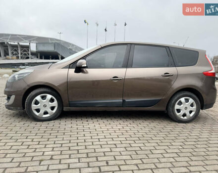 Коричневый Рено Сценик, объемом двигателя 1.46 л и пробегом 255 тыс. км за 7500 $, фото 12 на Automoto.ua