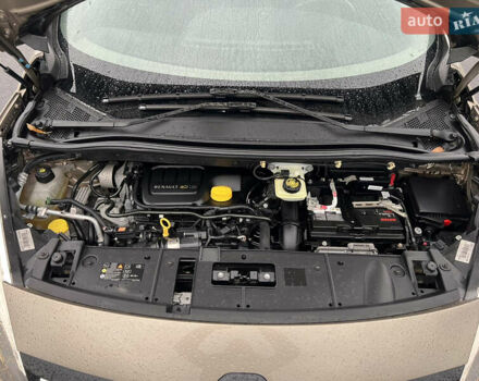 Коричневый Рено Сценик, объемом двигателя 1.6 л и пробегом 225 тыс. км за 10200 $, фото 32 на Automoto.ua