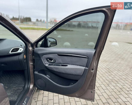 Коричневый Рено Сценик, объемом двигателя 1.46 л и пробегом 255 тыс. км за 7500 $, фото 42 на Automoto.ua