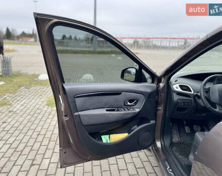 Коричневый Рено Сценик, объемом двигателя 1.46 л и пробегом 255 тыс. км за 7500 $, фото 31 на Automoto.ua