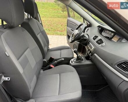 Коричневый Рено Сценик, объемом двигателя 1.6 л и пробегом 129 тыс. км за 9300 $, фото 55 на Automoto.ua