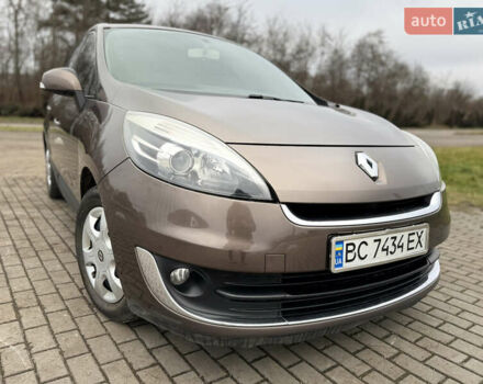 Коричневый Рено Сценик, объемом двигателя 1.46 л и пробегом 255 тыс. км за 7500 $, фото 3 на Automoto.ua