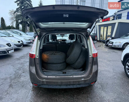 Коричневый Рено Сценик, объемом двигателя 0 л и пробегом 220 тыс. км за 8999 $, фото 12 на Automoto.ua