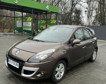Коричневый Рено Сценик, объемом двигателя 1.4 л и пробегом 195 тыс. км за 4900 $, фото 1 на Automoto.ua