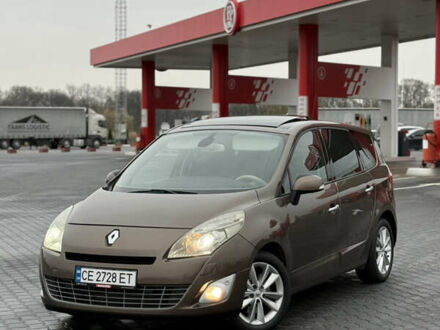 Коричневый Рено Сценик, объемом двигателя 2 л и пробегом 240 тыс. км за 7100 $, фото 1 на Automoto.ua