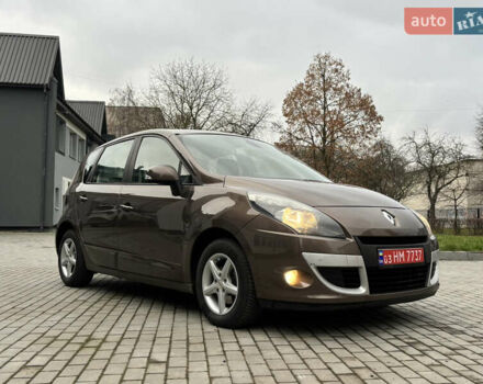 Коричневый Рено Сценик, объемом двигателя 1.6 л и пробегом 186 тыс. км за 7200 $, фото 1 на Automoto.ua