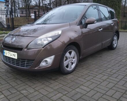 Коричневый Рено Сценик, объемом двигателя 1.5 л и пробегом 220 тыс. км за 6600 $, фото 1 на Automoto.ua