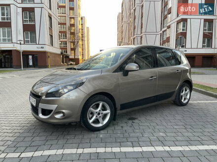 Рено Сценік 2010 у Івано-Франківську на Automoto.ua Коричневий Рено Сценік, об'ємом двигуна 1.5 л та пробігом 255 тис. км за 6000 $, фото 1 на Automoto.ua