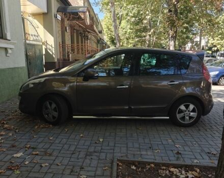 Коричневий Рено Сценік, об'ємом двигуна 1.9 л та пробігом 215 тис. км за 8636 $, фото 1 на Automoto.ua